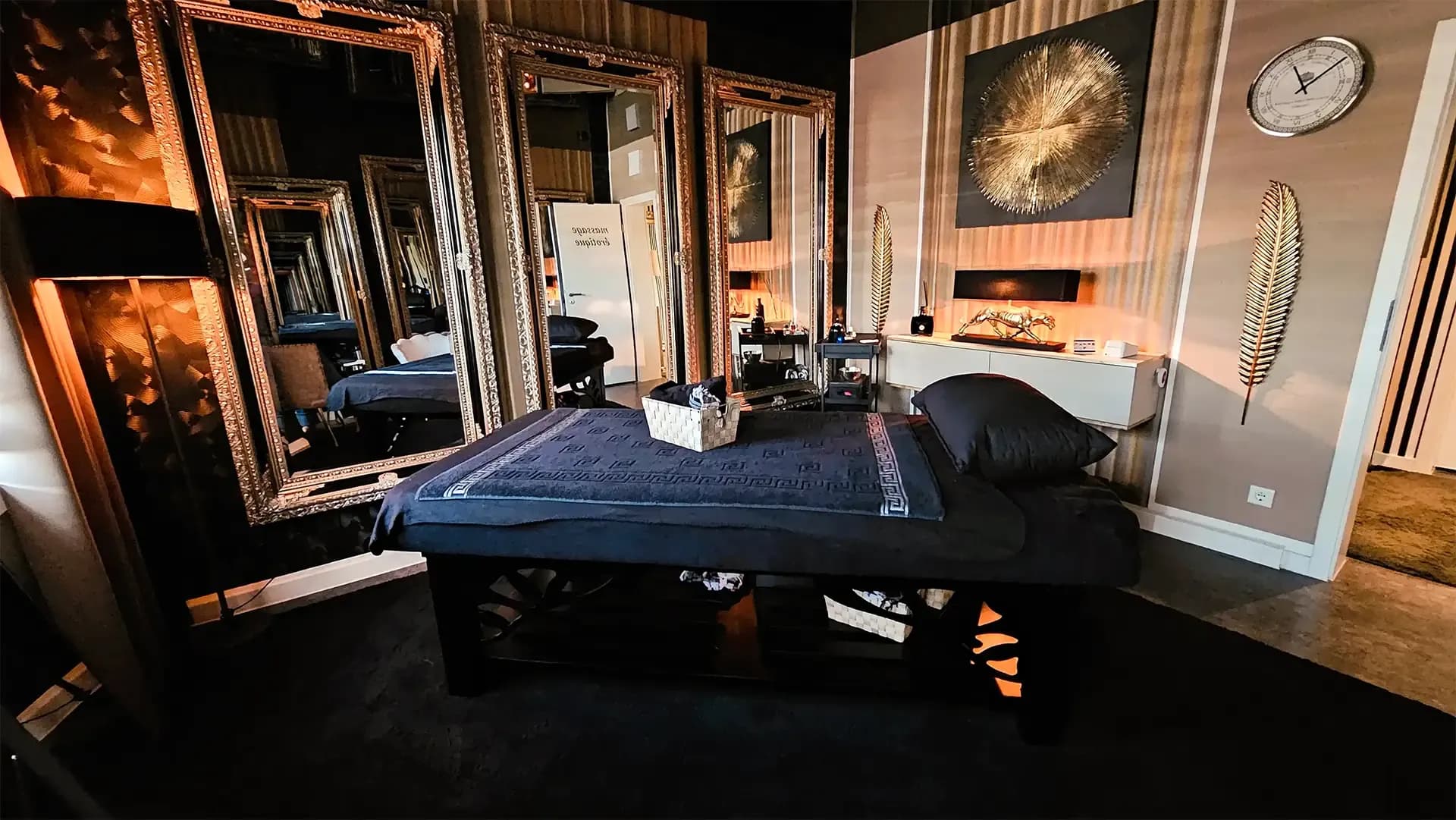 Masssage Bett für erotische Massagen in Essen